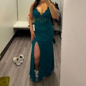 Morgan & Co. Emerald Lace Gown